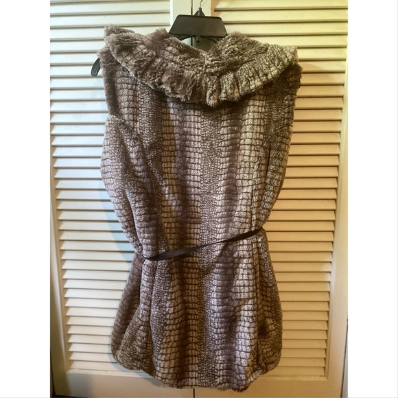 New Directions faux fur vest Size XL - Picture 2 of 3